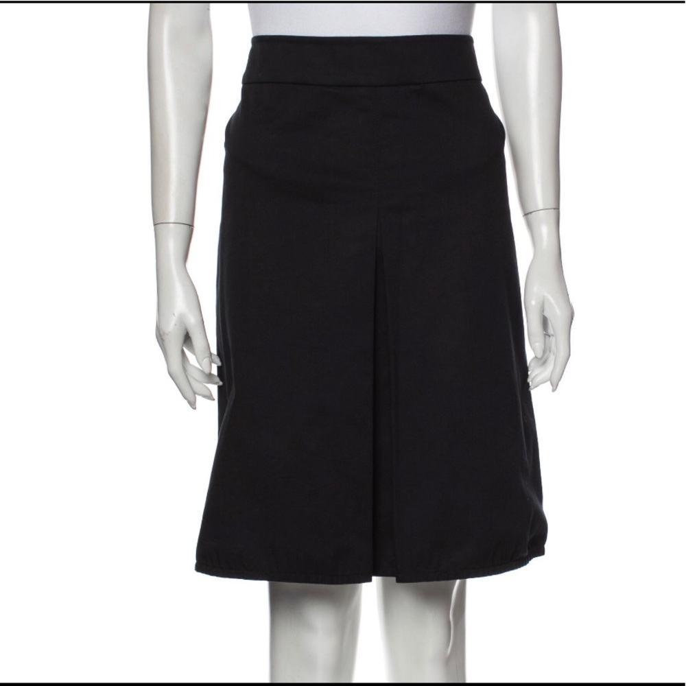 Prada skirt. Black. Small size